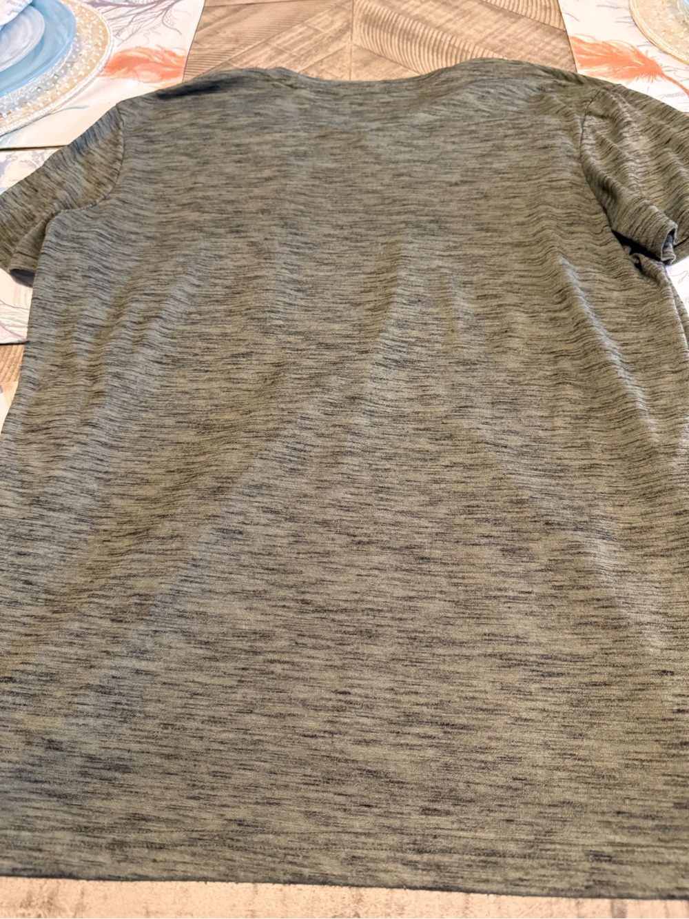 Guess Heathered Olive Green Short Sleeve Crew Tee - Picture 3 of 4